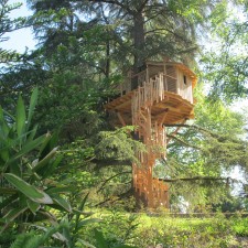 Cabanes dans les arbres dans le Pays Basque