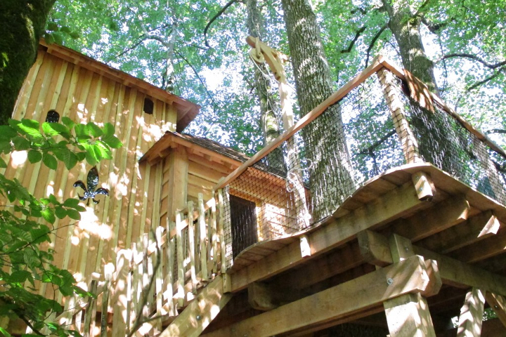 cabane-famille-bearn-pyrenees-arbres